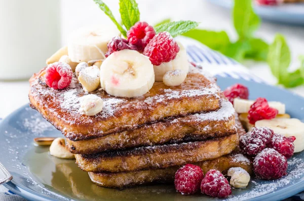 French toast with banana — Stock Photo, Image