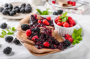 Orman meyveli kakao krep