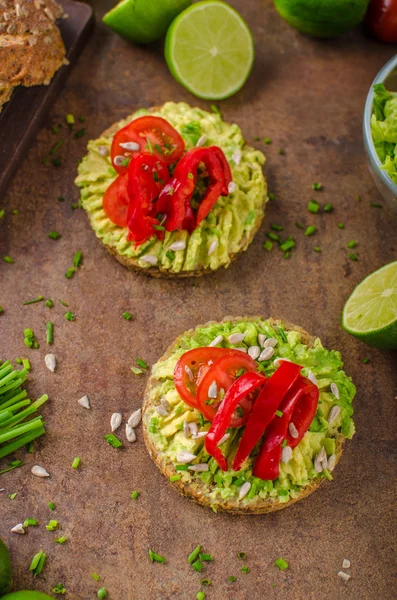 Bio avocado boter brood — Stockfoto