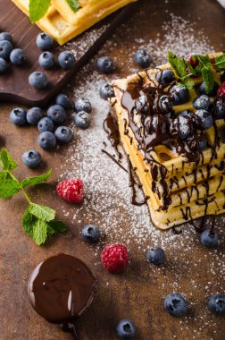 Waffle çilek ev yapımı ile