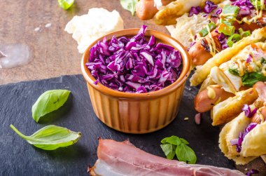 Tüm sosisli sandviç sığır eti