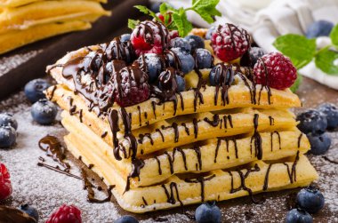 Waffle çilek ev yapımı ile