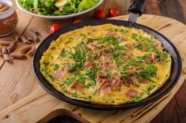 Jambon ve yumurta omlet