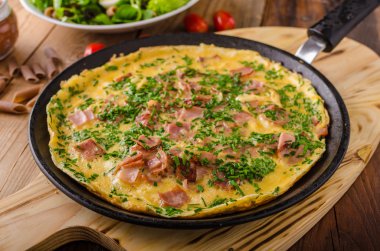 Jambon ve yumurta omlet
