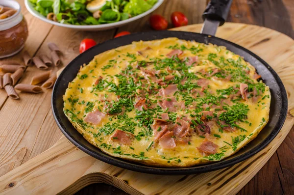 Omelette di prosciutto e uova — Foto Stock