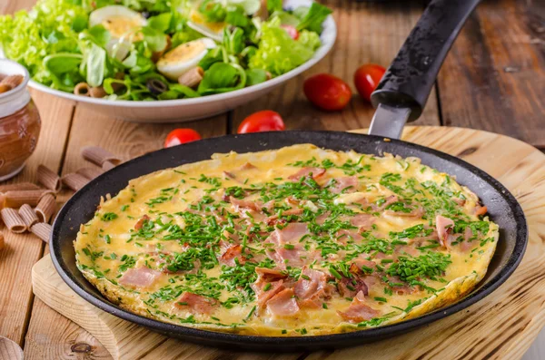 Omelette di prosciutto e uova — Foto Stock