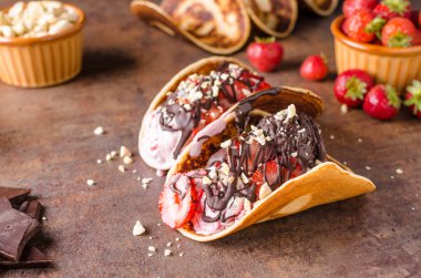 Dondurma ile ev yapımı tacos