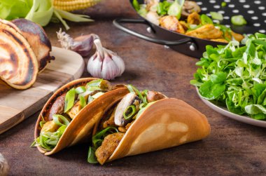 Ev yapımı tavuk tako