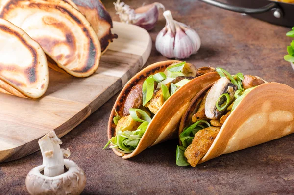 Zelfgemaakte kip tacos — Stockfoto