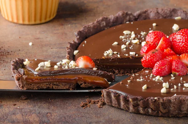 Pyszne karmelowa czekolada tarta — Zdjęcie stockowe