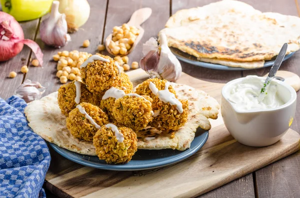 Falafel fried on naan bread — Stock Photo, Image