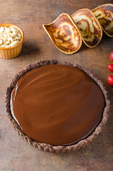 Délicieuse tarte au chocolat au caramel — Photo