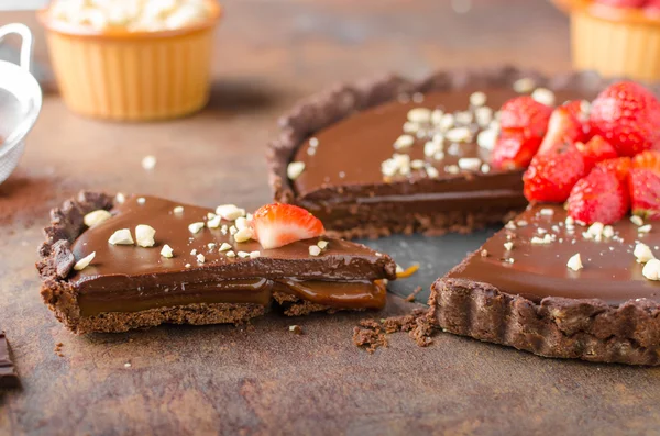 Delicioso tarte de chocolate de caramelo — Fotografia de Stock