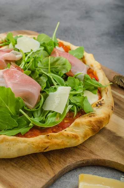 Pizza rústica de jamón — Foto de Stock
