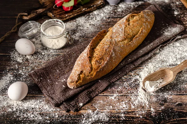 Läcker Hemlagad Fullkornsbaguette Med Frön — Stockfoto