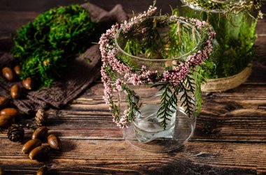 Ev yapımı çelenk, natürmort fotoğraf tekniğinin gelişimi.