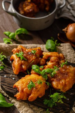 Biberli soğandan ucuz ve çıtır çıtır yemekler.