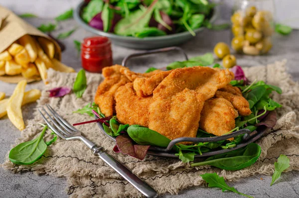 Delicious Tender Chicken Chnitzel Homemade French Fries — Stock Photo, Image