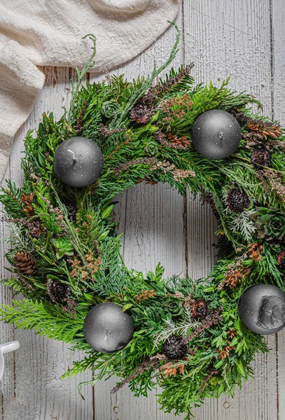 Natural Wreath Advent Holiday Christmas Homemade Wood Houses — Stock Photo, Image