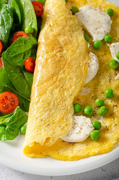 Aliments Bio Sains Omelette Fraîche Avec Salade Pain Complet Fromage — Photo