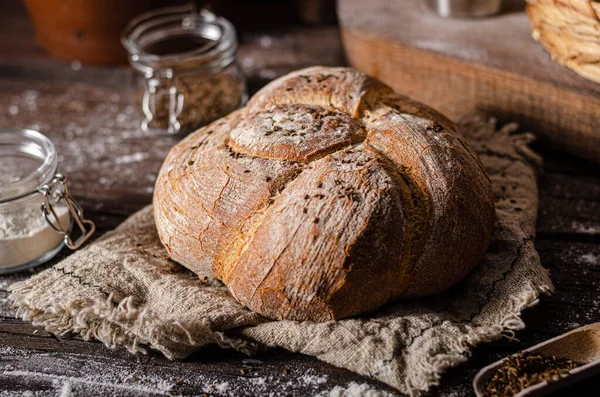 Νόστιμο Και Απλό Ψωμί Κύμινο Και Λίγο Σκόρδο — Φωτογραφία Αρχείου