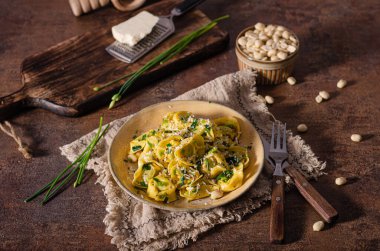 Fındık ve tereyağlı ev yapımı nefis tortellini.