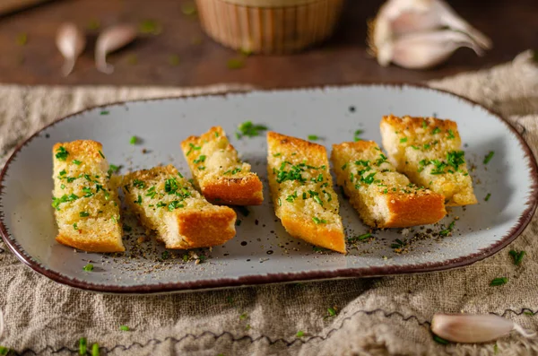 Deliciosa Baguette Con Mantequilla Queso Parmesano Ajo — Foto de Stock