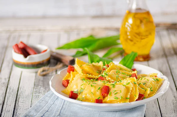 Homemade Ravioli Salami Cheese Bear Garlic — Stock Photo, Image