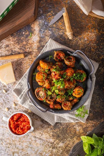 Roasted Mushrooms Chilli Sauce Topped Herbs — Stock Photo, Image