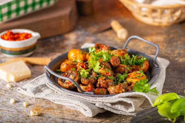 Roasted Mushrooms Chilli Sauce Topped Herbs — Stock Photo, Image