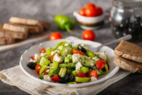 Heerlijke Hese Salade Met Olijven Feta Kaas — Stockfoto