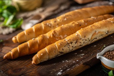 Tohumlu, sarımsaklı ve fesleğenli ev yapımı rulo