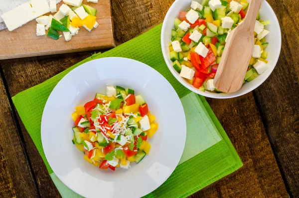 Bulgaarse salade met fetakaas — Stockfoto