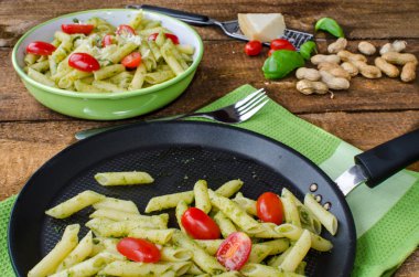 fesleğen taze İtalyanca makarna