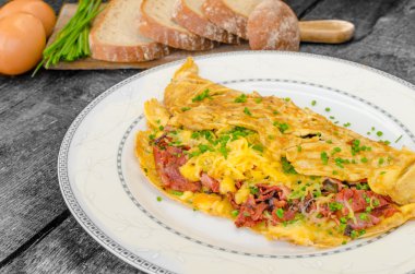 jambon ve peynirli omlet