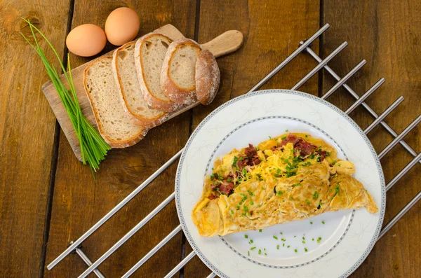 Omelet met spek en kaas — Stockfoto