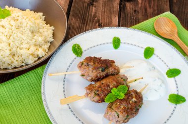 kuskus ile sığır eti kebabı