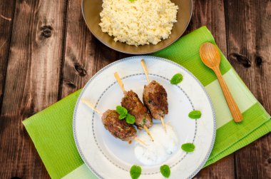 kuskus ile sığır eti kebabı