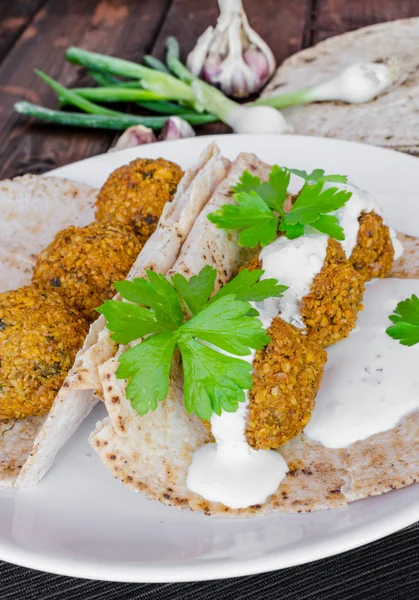 Chickpea falafel with lebanese bread — Stock Photo, Image