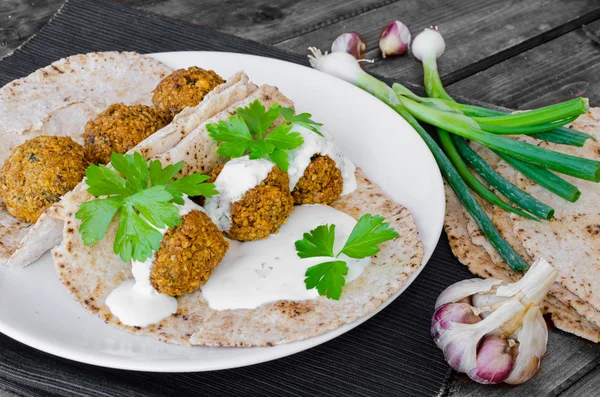 Chickpea falafel with lebanese bread — Stock Photo, Image