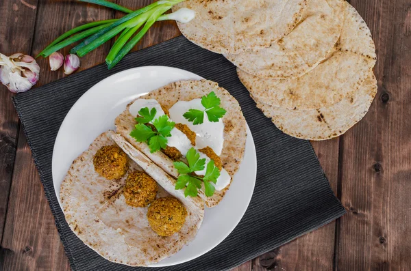 Chickpea falafel with lebanese bread — Stock Photo, Image