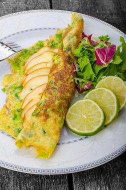Vejetaryen yeşil soğan omlet