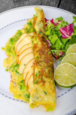 Vejetaryen yeşil soğan omlet