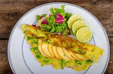 Vejetaryen yeşil soğan omlet