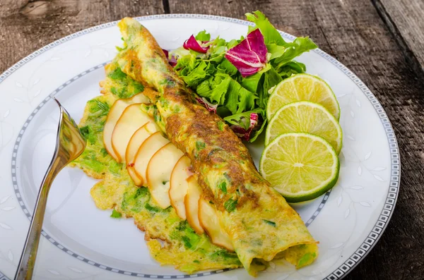 Vegetarian scallion omelette — Stock Photo, Image