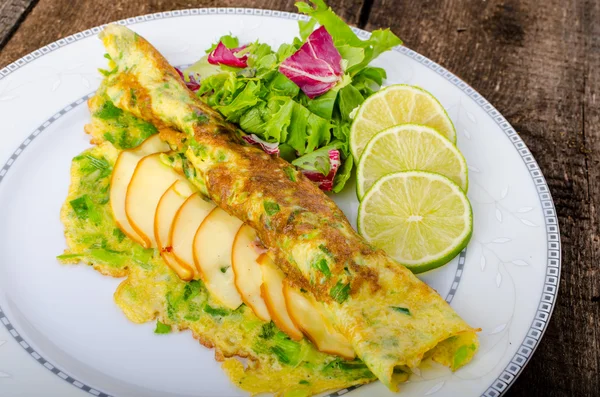 Vegetarian scallion omelette — Stock fotografie