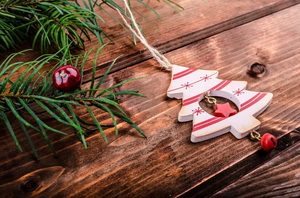 Ornamento de Natal com agulhas de pinheiro — Fotografia de Stock