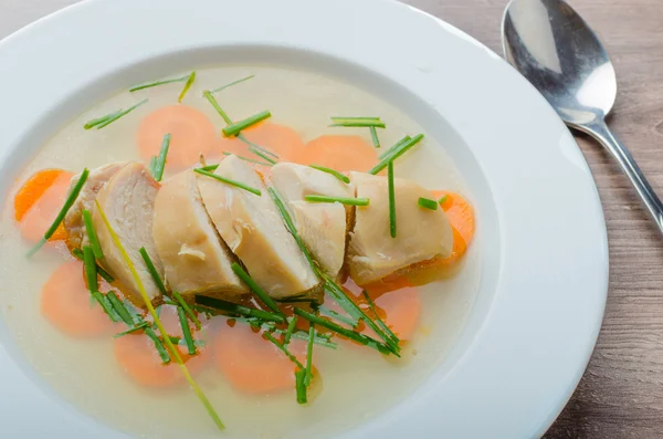 Caldo de pollo con verduras frescas —  Fotos de Stock