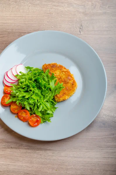 Gepaneerde koteletten in Parmezaanse kaas — Stockfoto