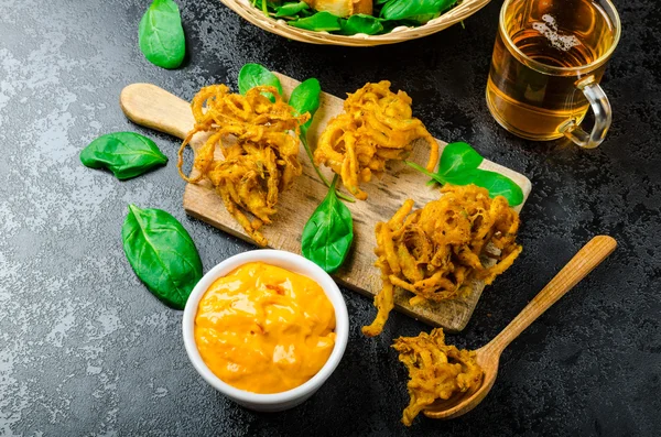 Crispy Onion Bhajis — Stock Photo, Image